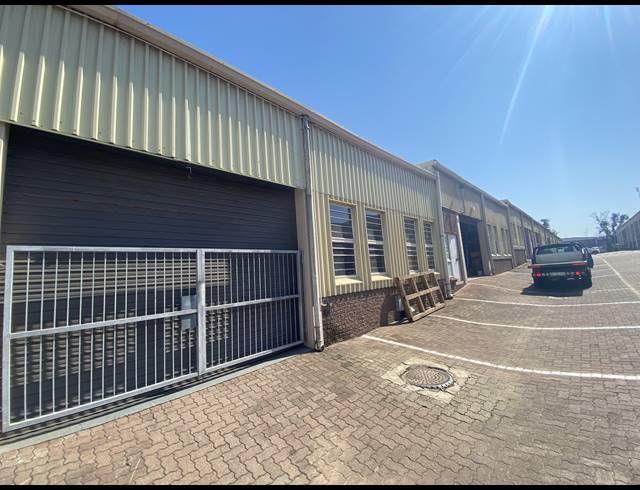 252M² WAREHOUSE TO LET IN BRIARDENE